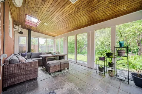 189 Louis Drive Mississauga ON L5B 2V5
