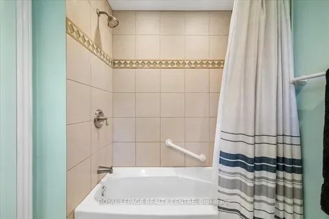 2613 Liruma Road Mississauga ON L5K 1Y8