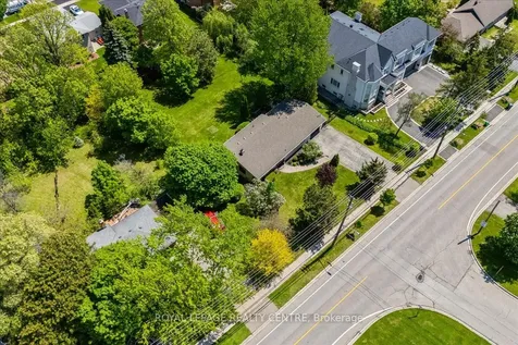 2613 Liruma Road Mississauga ON L5K 1Y8