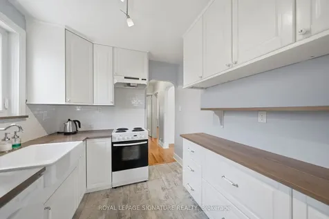 20 Aldgate Avenue Toronto ON M8Y 3L6