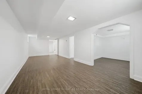 20 Aldgate Avenue Toronto ON M8Y 3L6