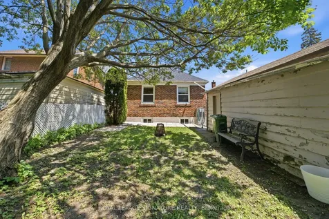 20 Aldgate Avenue Toronto ON M8Y 3L6