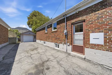 20 Aldgate Avenue Toronto ON M8Y 3L6
