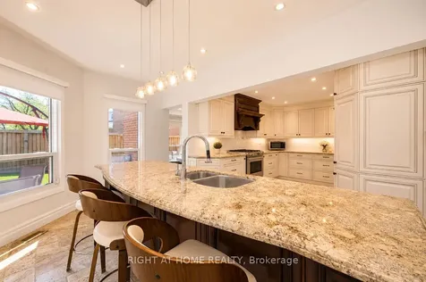 3115 Spring Creek Crescent Mississauga ON L5N 4S4