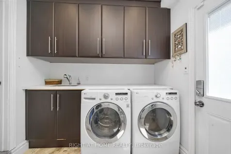 3115 Spring Creek Crescent Mississauga ON L5N 4S4