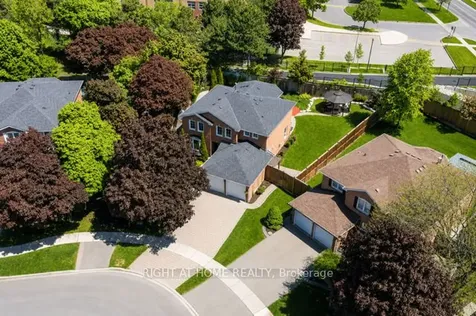 3115 Spring Creek Crescent Mississauga ON L5N 4S4