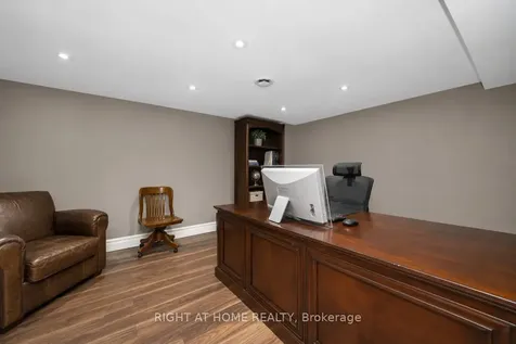 3115 Spring Creek Crescent Mississauga ON L5N 4S4