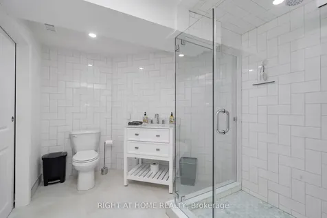 3115 Spring Creek Crescent Mississauga ON L5N 4S4