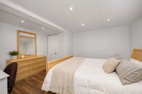 3115 Spring Creek Crescent Mississauga ON L5N 4S4