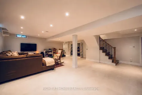 3115 Spring Creek Crescent Mississauga ON L5N 4S4