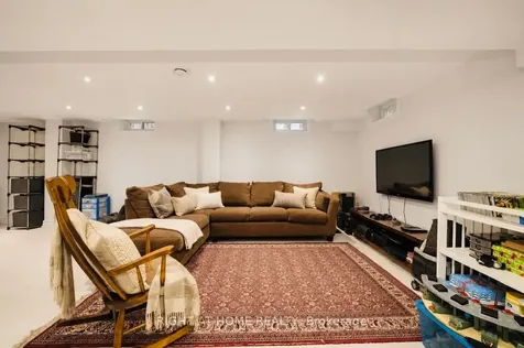 3115 Spring Creek Crescent Mississauga ON L5N 4S4