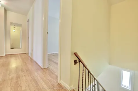 1050 Caldwell Avenue Mississauga ON L5H 1Z4