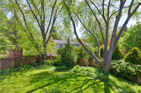 1050 Caldwell Avenue Mississauga ON L5H 1Z4