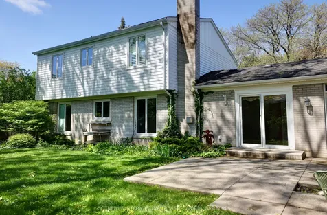 1050 Caldwell Avenue Mississauga ON L5H 1Z4