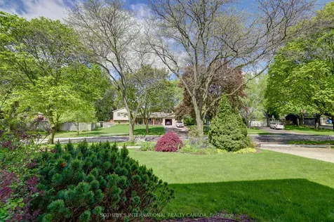 1050 Caldwell Avenue Mississauga ON L5H 1Z4