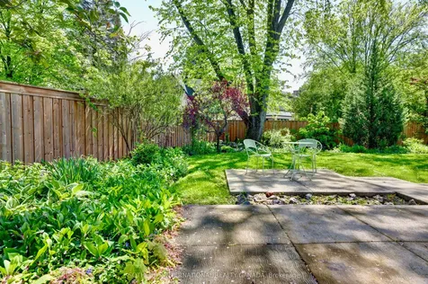 1050 Caldwell Avenue Mississauga ON L5H 1Z4
