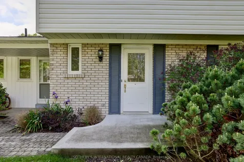1050 Caldwell Avenue Mississauga ON L5H 1Z4