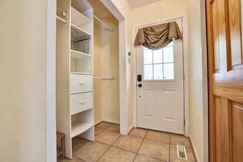 1050 Caldwell Avenue Mississauga ON L5H 1Z4