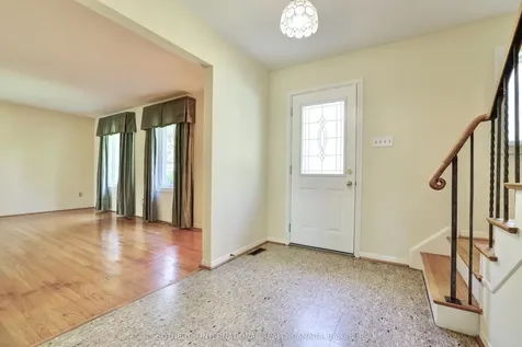 1050 Caldwell Avenue Mississauga ON L5H 1Z4