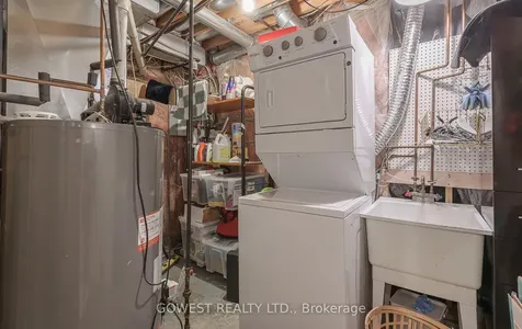 1538 Dupont Street Toronto ON M6P 4G7
