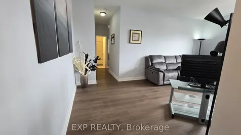 2485 Woking Crescent Mississauga ON L5K 1Z6
