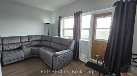 2485 Woking Crescent Mississauga ON L5K 1Z6