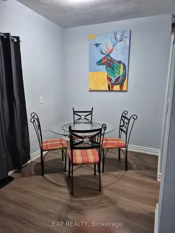 2485 Woking Crescent Mississauga ON L5K 1Z6