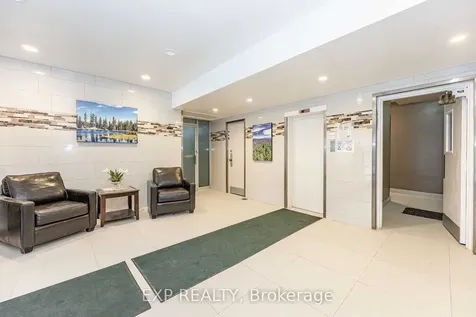 2485 Woking Crescent Mississauga ON L5K 1Z6