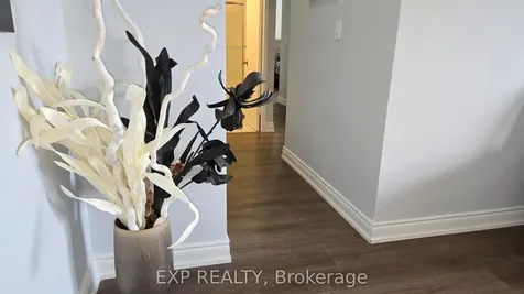 2485 Woking Crescent Mississauga ON L5K 1Z6