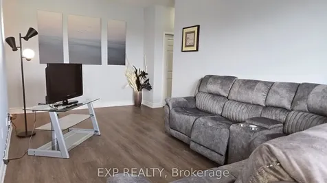 2485 Woking Crescent Mississauga ON L5K 1Z6