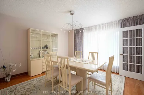 1128 Mayfair Road Oakville ON L6M 1G8