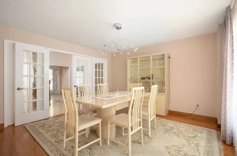 1128 Mayfair Road Oakville ON L6M 1G8