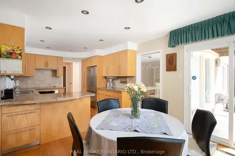 1128 Mayfair Road Oakville ON L6M 1G8