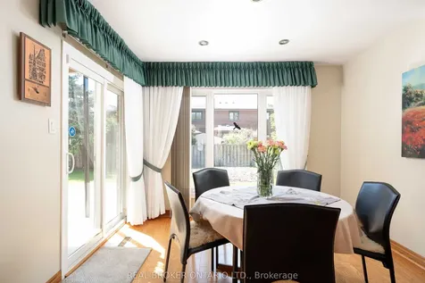1128 Mayfair Road Oakville ON L6M 1G8