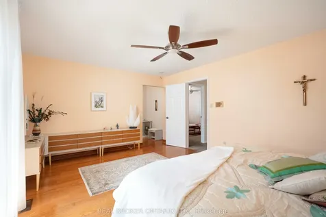 1128 Mayfair Road Oakville ON L6M 1G8