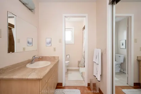1128 Mayfair Road Oakville ON L6M 1G8