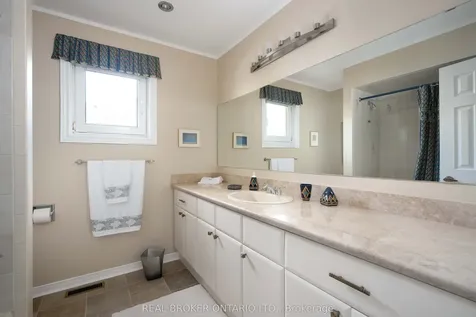 1128 Mayfair Road Oakville ON L6M 1G8
