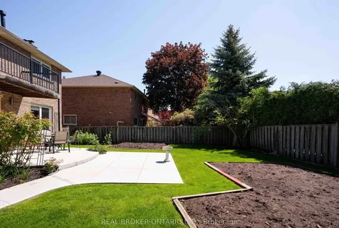 1128 Mayfair Road Oakville ON L6M 1G8