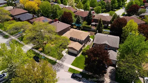 1128 Mayfair Road Oakville ON L6M 1G8