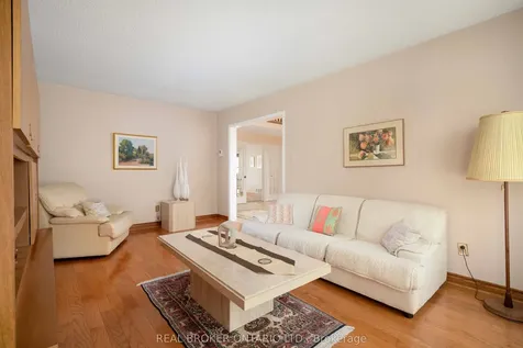 1128 Mayfair Road Oakville ON L6M 1G8