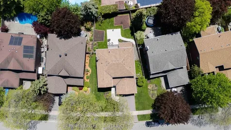 1128 Mayfair Road Oakville ON L6M 1G8