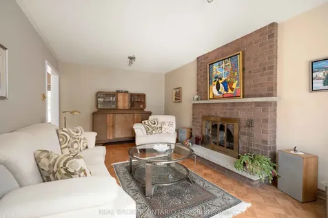 1128 Mayfair Road Oakville ON L6M 1G8