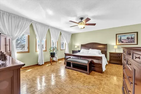 36 Brydon Crescent Brampton ON L6X 3H2
