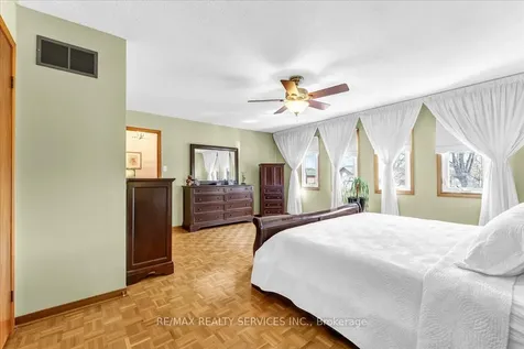 36 Brydon Crescent Brampton ON L6X 3H2