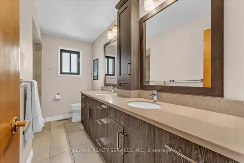 36 Brydon Crescent Brampton ON L6X 3H2