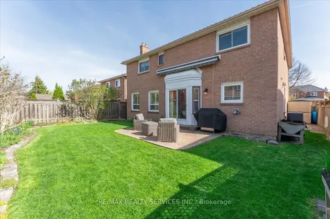 36 Brydon Crescent Brampton ON L6X 3H2