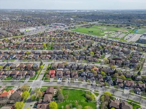 36 Brydon Crescent Brampton ON L6X 3H2