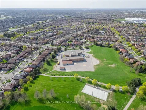 36 Brydon Crescent Brampton ON L6X 3H2