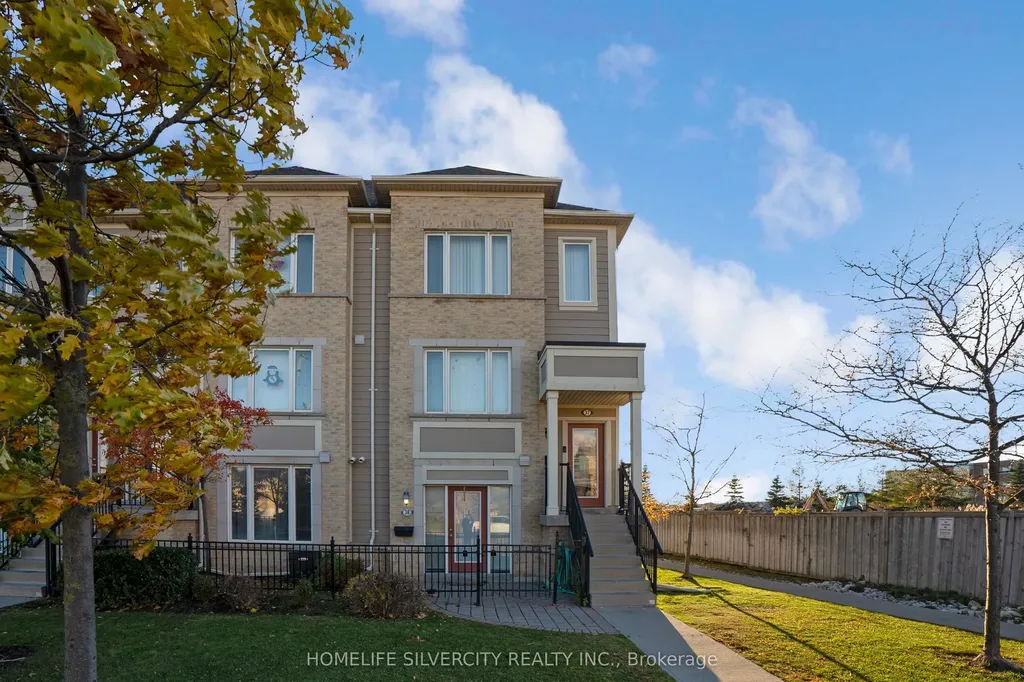 60 Fairwood Circle Brampton ON L6R 0Y6