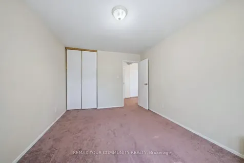 1238 Consort Crescent Burlington ON L7M 1J7